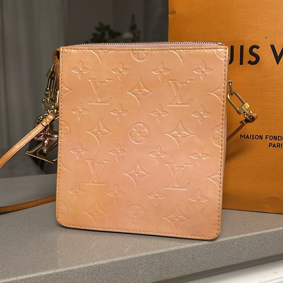 Louis Vuitton Monogram Vernis Mott Mini Handbag - Picture 4 of 12